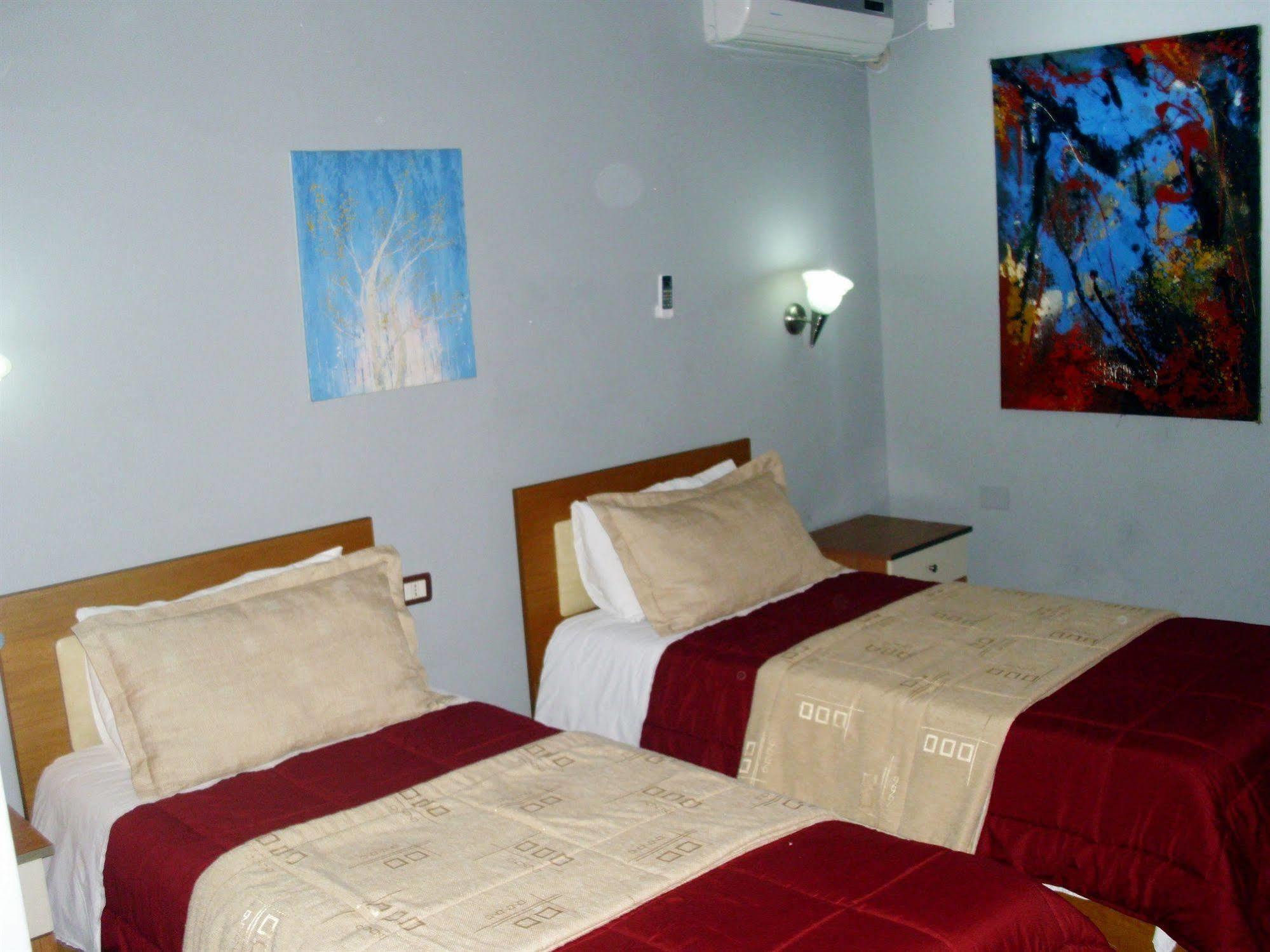 Stela Center 3*